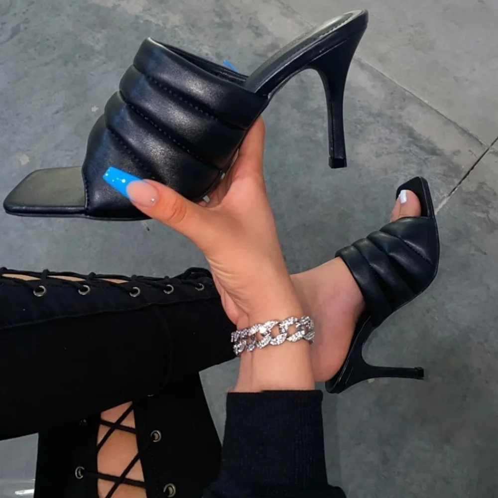 Just In 💓💓Gaby Heel - Black - Picture 1 of 5